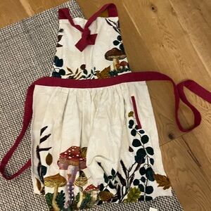 Anthropologie Whimsical Mushroom Print Apron with Burgundy Trim